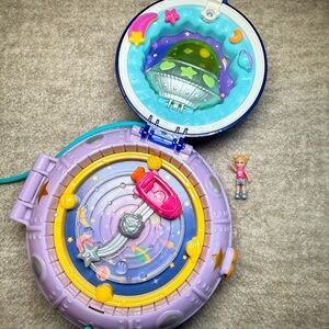 Polly Pocket Space with accessories